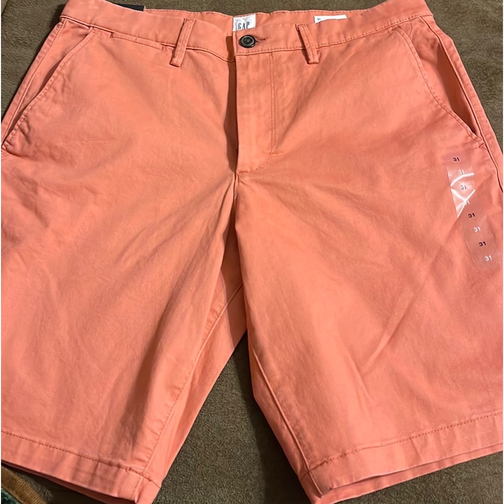 Mens GAP Factory 10” salmon khaki shorts, size 31 waist
